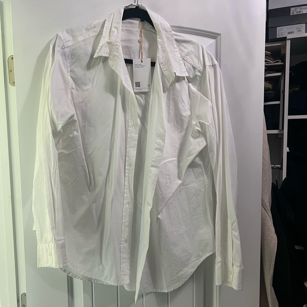 NWT quince Classic White Button-Up Shirt